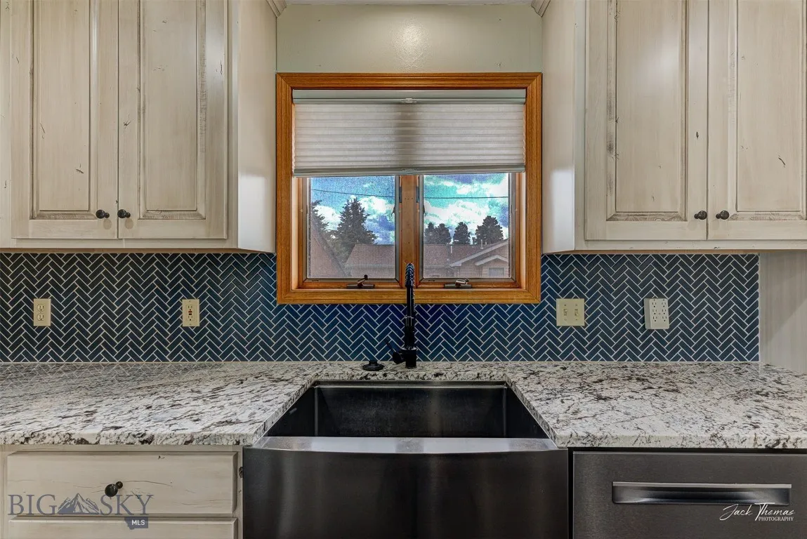 620 Higgins, Deer Lodge, Montana 59722, Deer Lodge, Montana 59722, 4 Bedrooms Bedrooms, ,3 BathroomsBathrooms,Residential,For Sale,620 Higgins, Deer Lodge, Montana 59722,0,404133