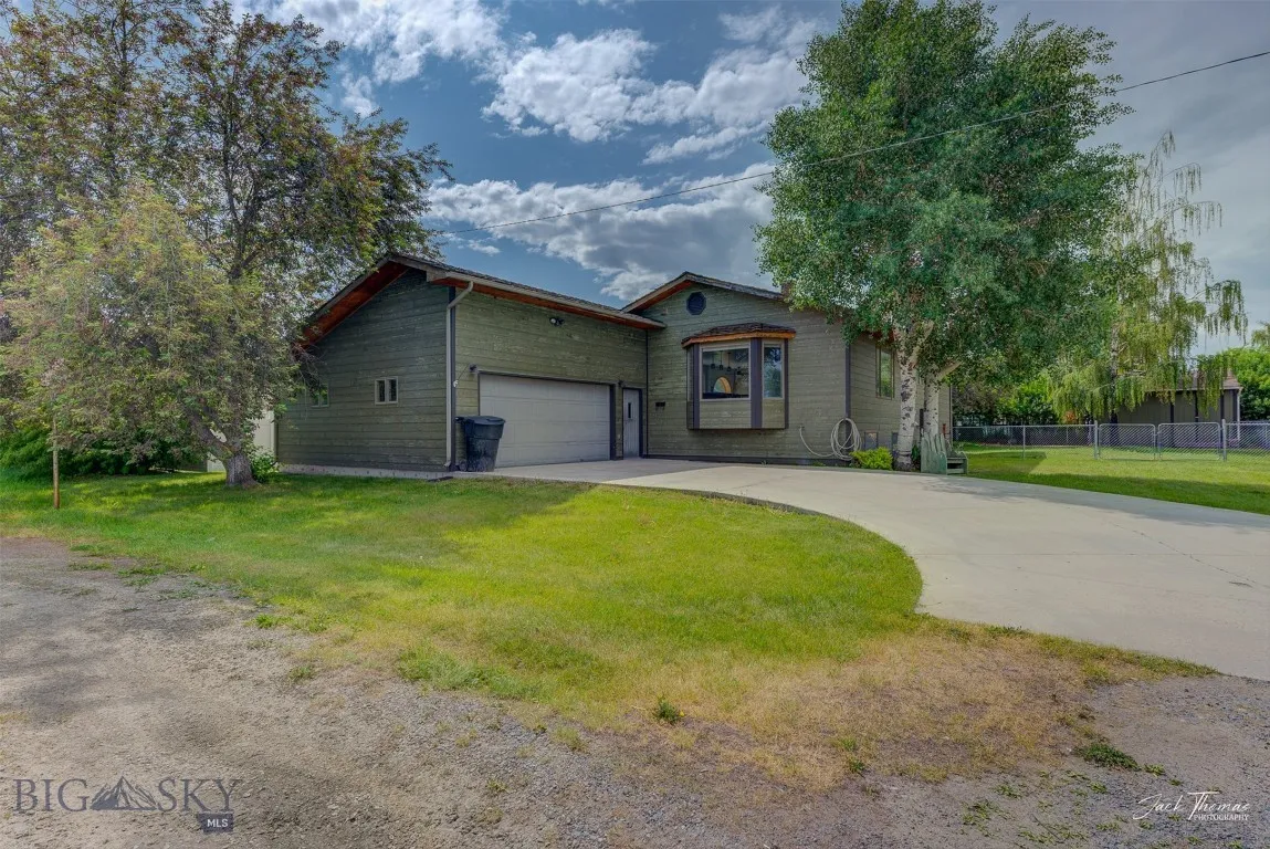 620 Higgins, Deer Lodge, Montana 59722, Deer Lodge, Montana 59722, 4 Bedrooms Bedrooms, ,3 BathroomsBathrooms,Residential,For Sale,620 Higgins, Deer Lodge, Montana 59722,0,404133