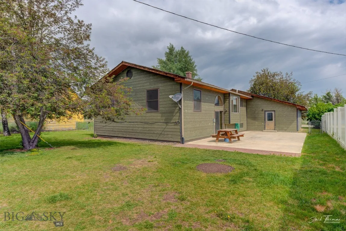 620 Higgins, Deer Lodge, Montana 59722, Deer Lodge, Montana 59722, 4 Bedrooms Bedrooms, ,3 BathroomsBathrooms,Residential,For Sale,620 Higgins, Deer Lodge, Montana 59722,0,404133