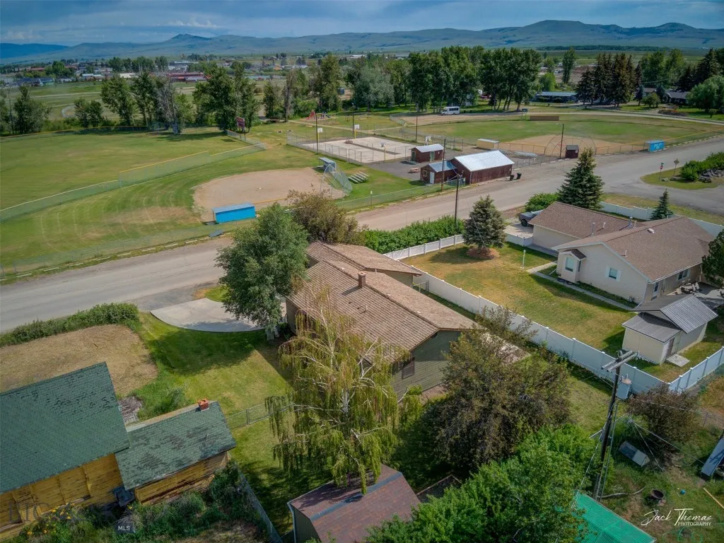 620 Higgins, Deer Lodge, Montana 59722, Deer Lodge, Montana 59722, 4 Bedrooms Bedrooms, ,3 BathroomsBathrooms,Residential,For Sale,620 Higgins, Deer Lodge, Montana 59722,0,404133