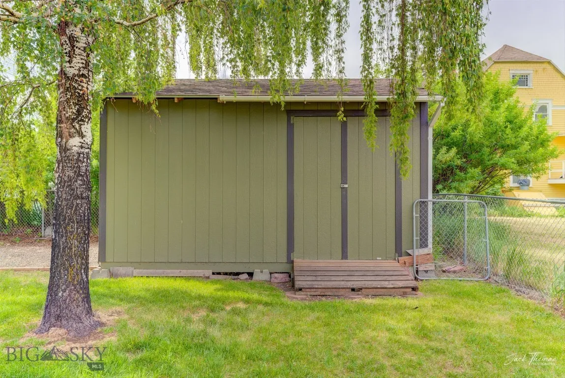 620 Higgins, Deer Lodge, Montana 59722, Deer Lodge, Montana 59722, 4 Bedrooms Bedrooms, ,3 BathroomsBathrooms,Residential,For Sale,620 Higgins, Deer Lodge, Montana 59722,0,404133