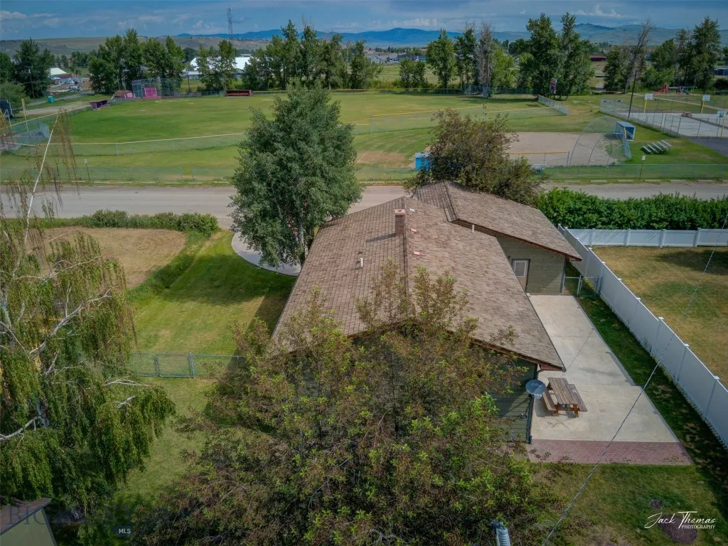 620 Higgins, Deer Lodge, Montana 59722, Deer Lodge, Montana 59722, 4 Bedrooms Bedrooms, ,3 BathroomsBathrooms,Residential,For Sale,620 Higgins, Deer Lodge, Montana 59722,0,404133
