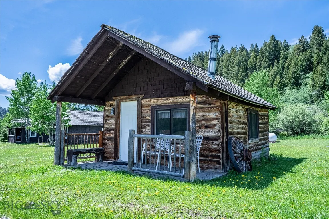 Guest Cabin #7