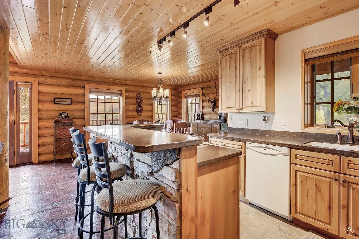 2988 Moose Gulch, Elliston, Montana 59728, Elliston, Montana 59728, 4 Bedrooms Bedrooms, ,3 BathroomsBathrooms,Residential,For Sale,2988 Moose Gulch, Elliston, Montana 59728,0,404169