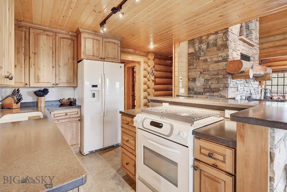 2988 Moose Gulch, Elliston, Montana 59728, Elliston, Montana 59728, 4 Bedrooms Bedrooms, ,3 BathroomsBathrooms,Residential,For Sale,2988 Moose Gulch, Elliston, Montana 59728,0,404169