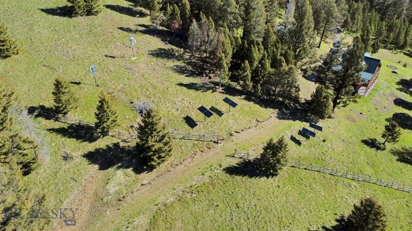 2988 Moose Gulch, Elliston, Montana 59728, Elliston, Montana 59728, 4 Bedrooms Bedrooms, ,3 BathroomsBathrooms,Residential,For Sale,2988 Moose Gulch, Elliston, Montana 59728,0,404169