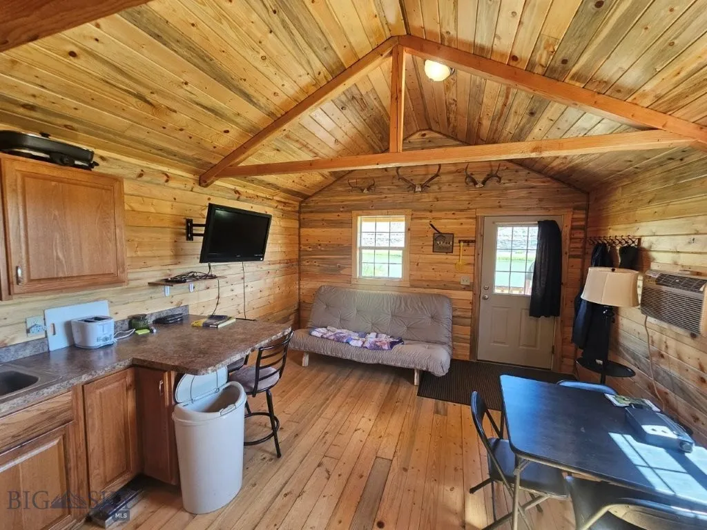 3391 Vernon Road, Highwood, Montana 59450, Highwood, Montana 59450, 1 Bedroom Bedrooms, ,1 BathroomBathrooms,Residential,For Sale,3391 Vernon Road, Highwood, Montana 59450,0,404189