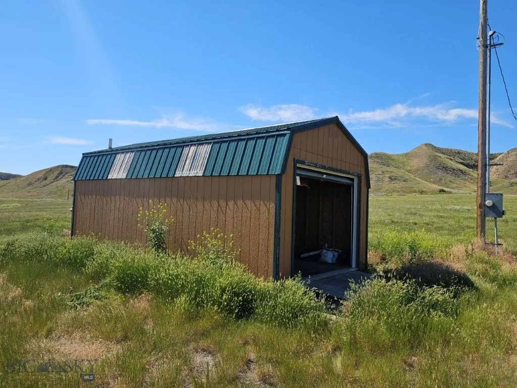 3391 Vernon Road, Highwood, Montana 59450, Highwood, Montana 59450, 1 Bedroom Bedrooms, ,1 BathroomBathrooms,Residential,For Sale,3391 Vernon Road, Highwood, Montana 59450,0,404189