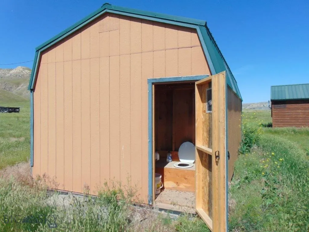 3391 Vernon Road, Highwood, Montana 59450, Highwood, Montana 59450, 1 Bedroom Bedrooms, ,1 BathroomBathrooms,Residential,For Sale,3391 Vernon Road, Highwood, Montana 59450,0,404189