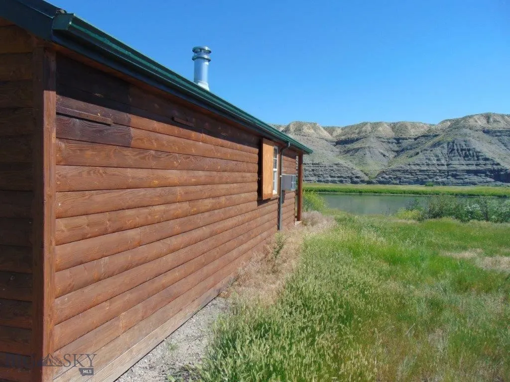 3391 Vernon Road, Highwood, Montana 59450, Highwood, Montana 59450, 1 Bedroom Bedrooms, ,1 BathroomBathrooms,Residential,For Sale,3391 Vernon Road, Highwood, Montana 59450,0,404189