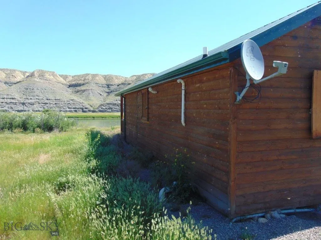 3391 Vernon Road, Highwood, Montana 59450, Highwood, Montana 59450, 1 Bedroom Bedrooms, ,1 BathroomBathrooms,Residential,For Sale,3391 Vernon Road, Highwood, Montana 59450,0,404189