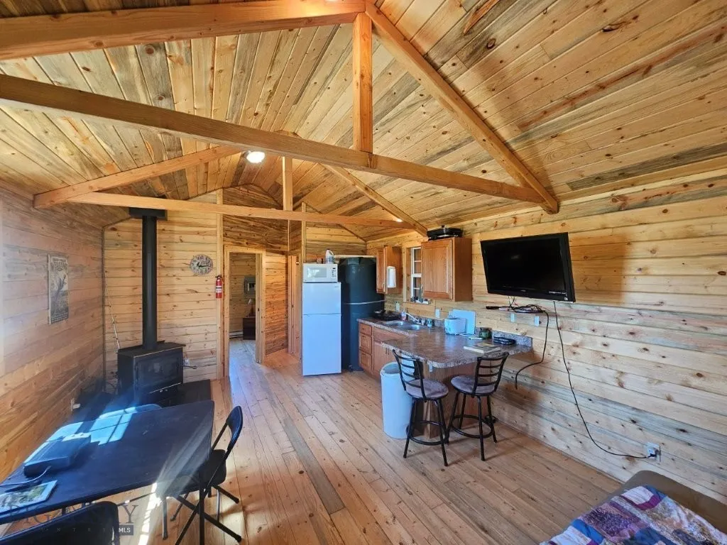 3391 Vernon Road, Highwood, Montana 59450, Highwood, Montana 59450, 1 Bedroom Bedrooms, ,1 BathroomBathrooms,Residential,For Sale,3391 Vernon Road, Highwood, Montana 59450,0,404189