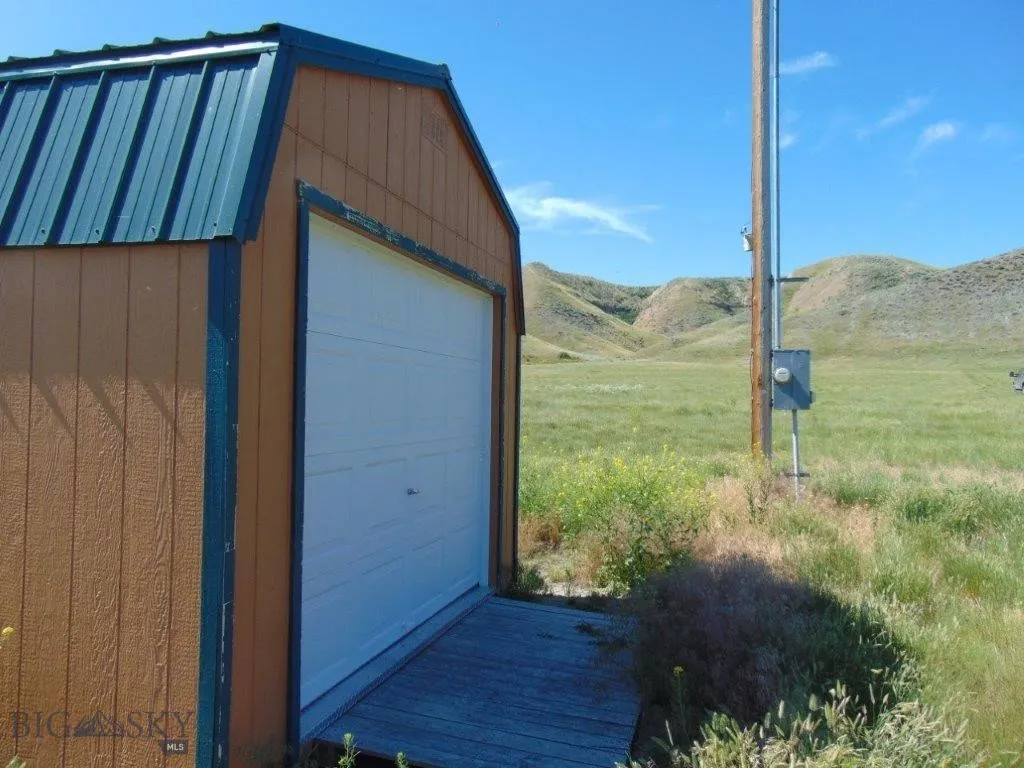 3391 Vernon Road, Highwood, Montana 59450, Highwood, Montana 59450, 1 Bedroom Bedrooms, ,1 BathroomBathrooms,Residential,For Sale,3391 Vernon Road, Highwood, Montana 59450,0,404189