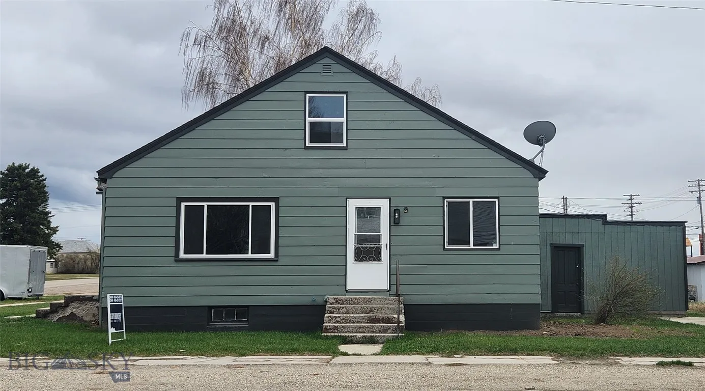 700 4th, Deer Lodge, Montana 59722, Deer Lodge, Montana 59722, 3 Bedrooms Bedrooms, ,1 BathroomBathrooms,Residential,For Sale,700 4th, Deer Lodge, Montana 59722,0,404171