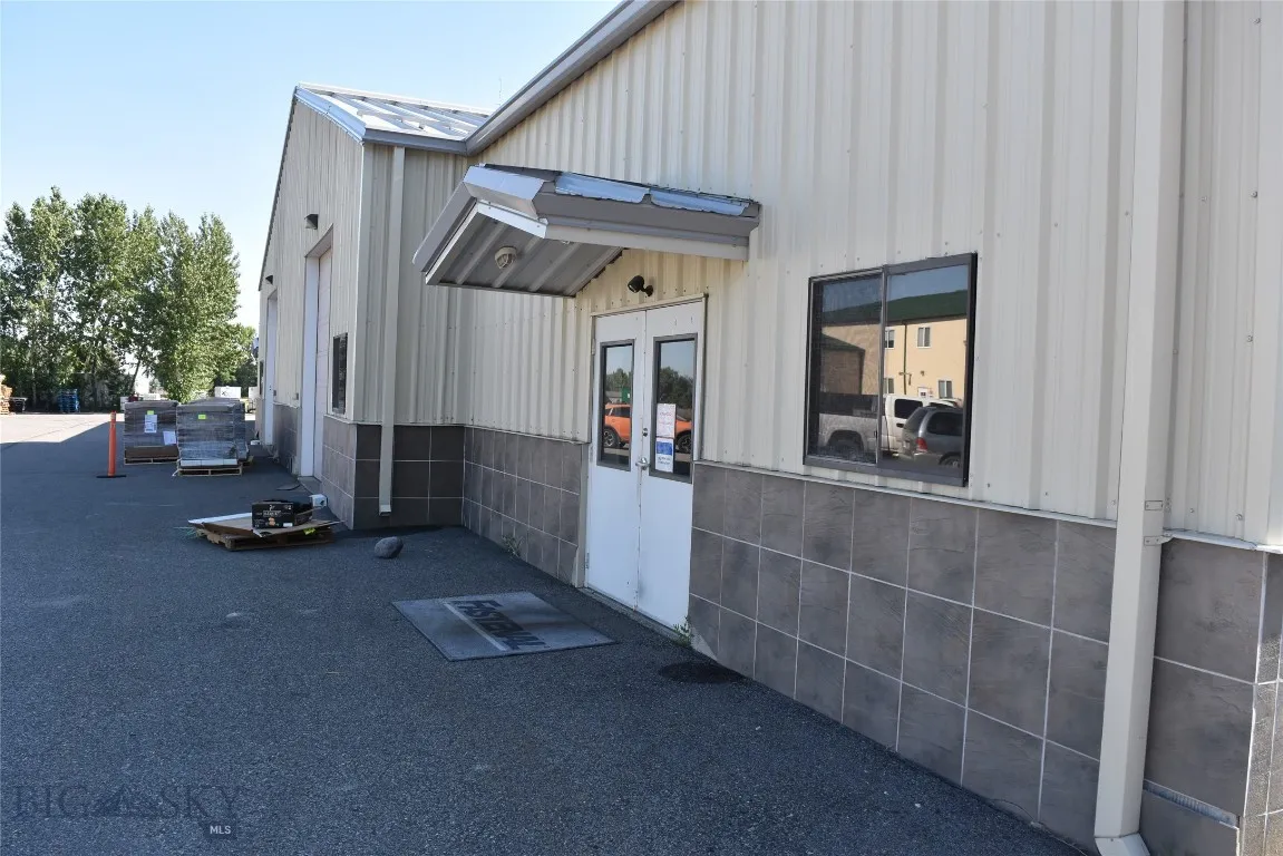 South End of Fastenel Bldg