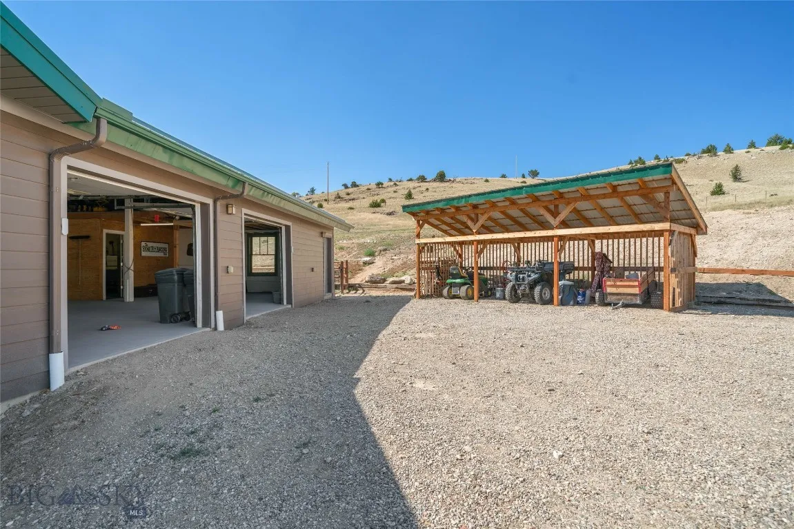 35 Halo Loop, Ennis, Montana 59729, Ennis, Montana 59729, 3 Bedrooms Bedrooms, ,2 BathroomsBathrooms,Residential,For Sale,35 Halo Loop, Ennis, Montana 59729,0,403846