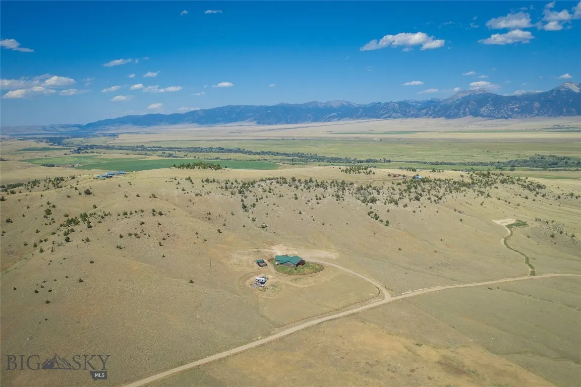 35 Halo Loop, Ennis, Montana 59729, Ennis, Montana 59729, 3 Bedrooms Bedrooms, ,2 BathroomsBathrooms,Residential,For Sale,35 Halo Loop, Ennis, Montana 59729,0,403846