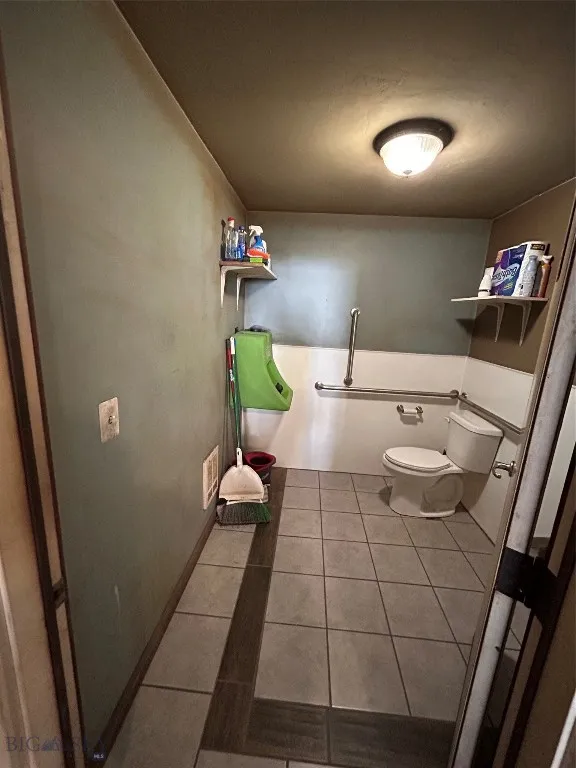 shop bathroom