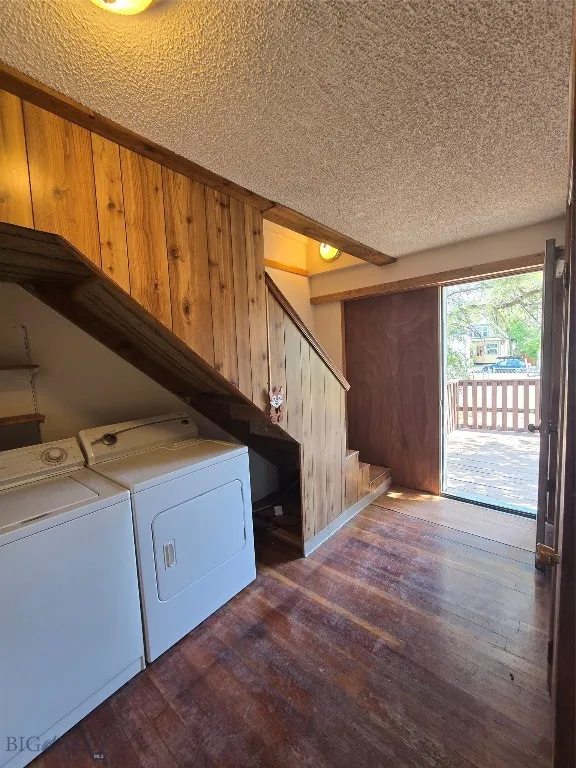 laundry area/back door