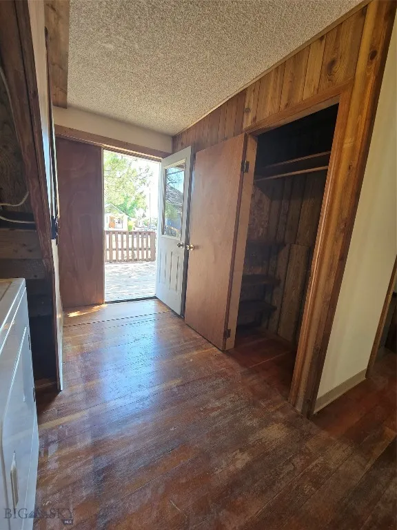 laundry area/back door