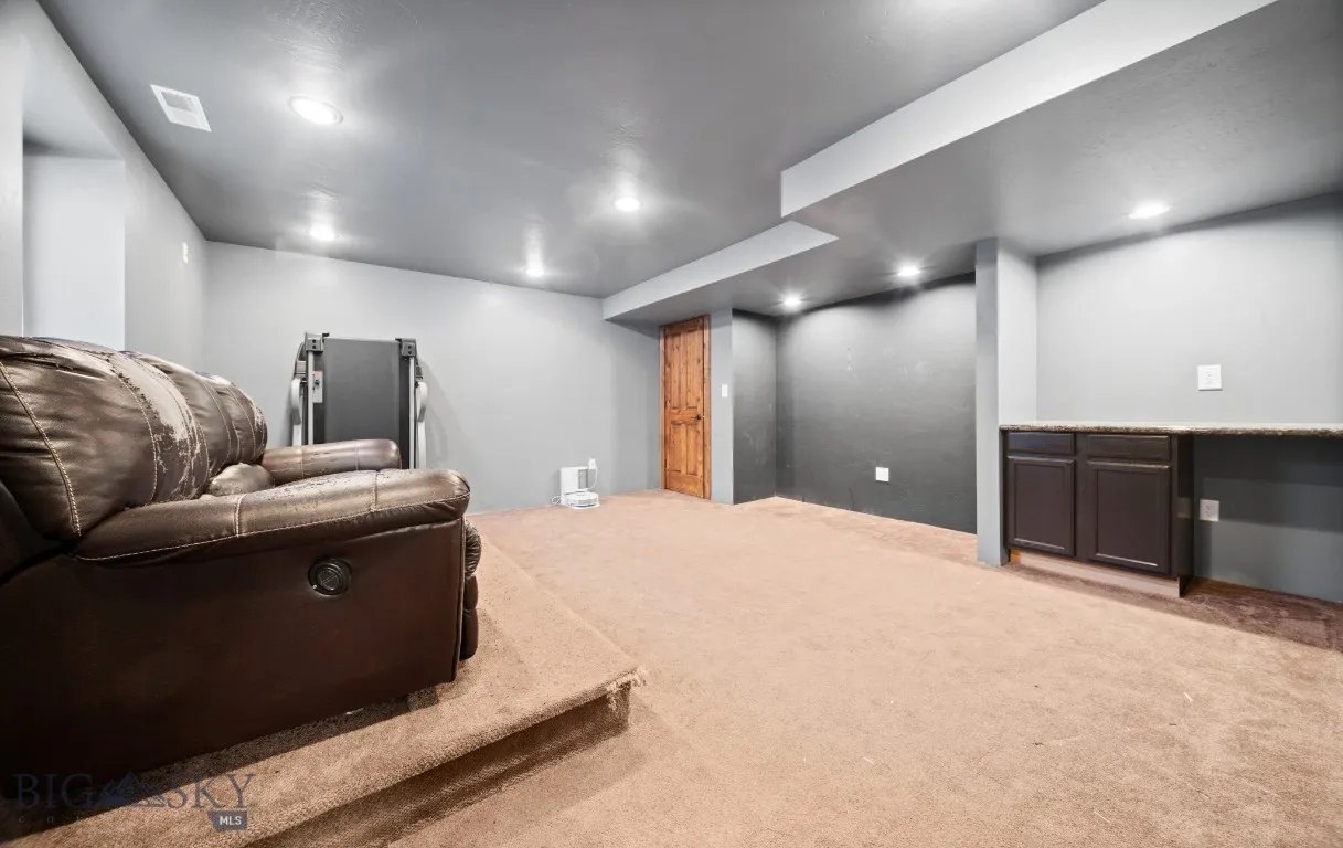 16 Wally D Lane, Belgrade, Montana 59714, Belgrade, Montana 59714, 5 Bedrooms Bedrooms, ,2 BathroomsBathrooms,Residential,For Sale,16 Wally D Lane, Belgrade, Montana 59714,0,404299