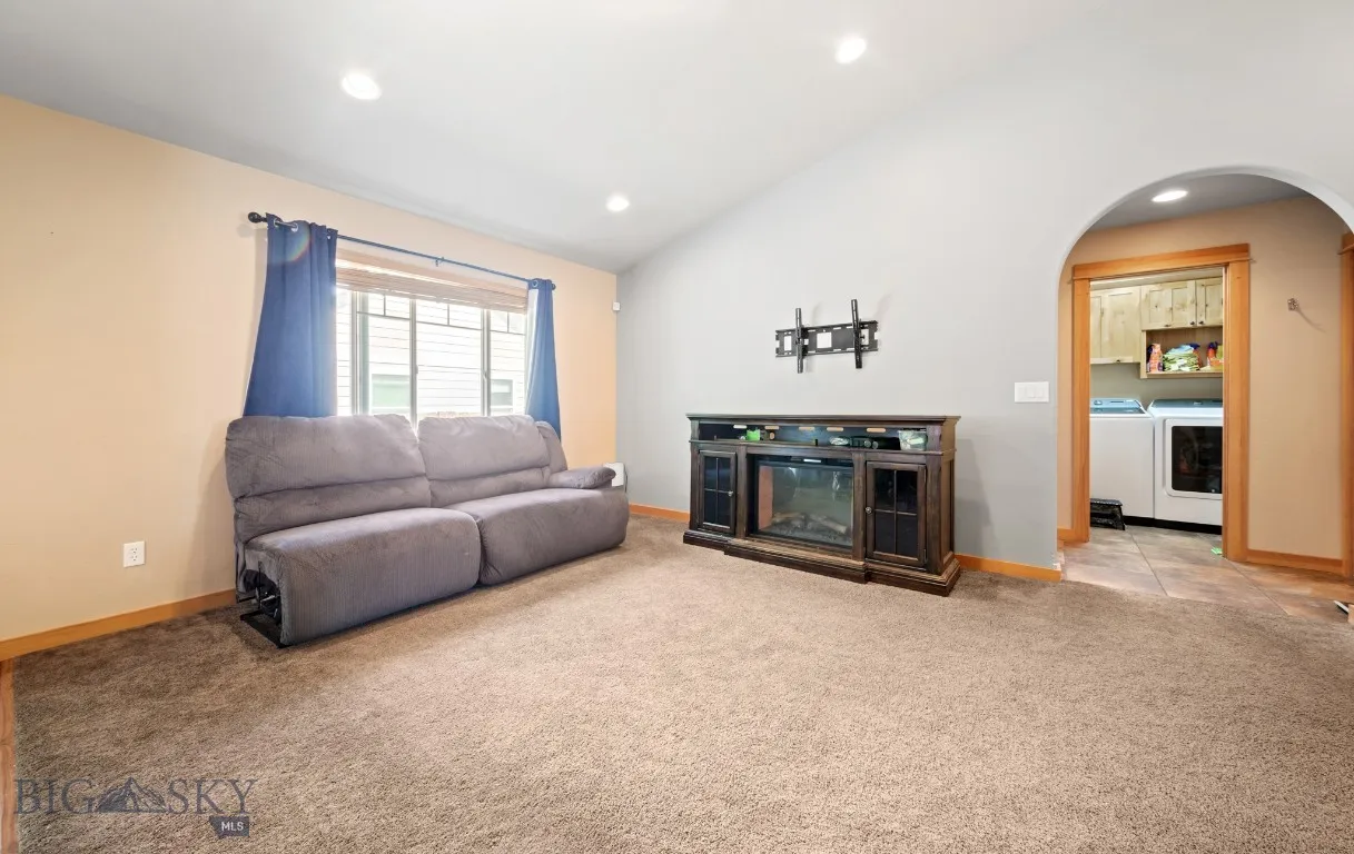 16 Wally D Lane, Belgrade, Montana 59714, Belgrade, Montana 59714, 5 Bedrooms Bedrooms, ,2 BathroomsBathrooms,Residential,For Sale,16 Wally D Lane, Belgrade, Montana 59714,0,404299