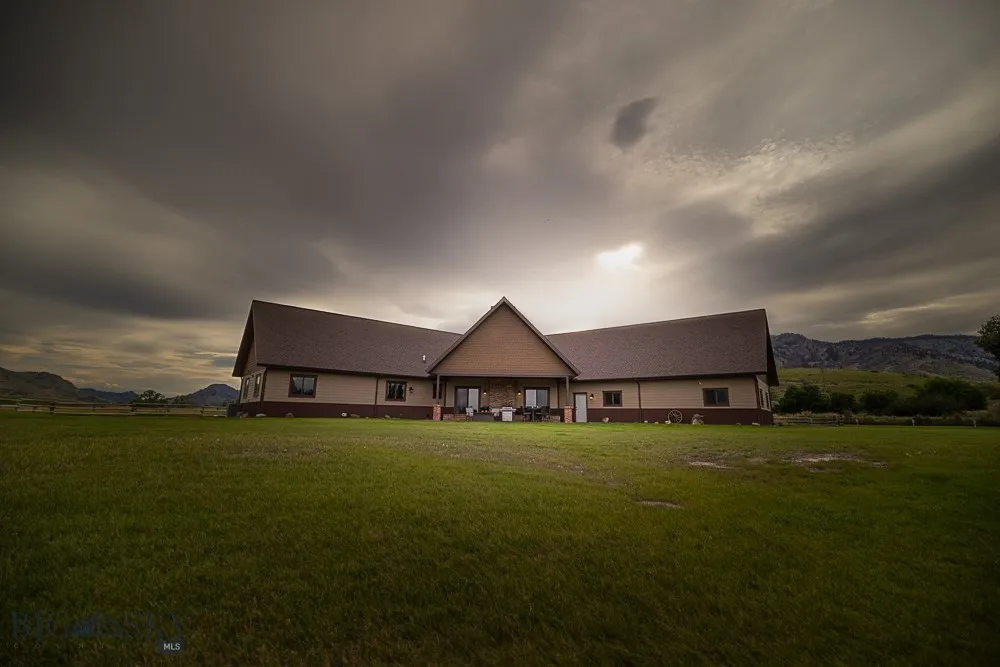 2127 Old Us Highway 91, Cascade, Montana 59421, Cascade, Montana 59421, 4 Bedrooms Bedrooms, ,2 BathroomsBathrooms,Residential,For Sale,2127 Old Us Highway 91, Cascade, Montana 59421,0,404388