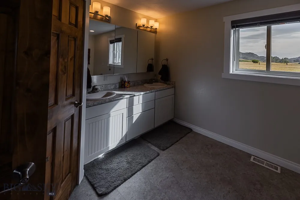 2127 Old Us Highway 91, Cascade, Montana 59421, Cascade, Montana 59421, 4 Bedrooms Bedrooms, ,2 BathroomsBathrooms,Residential,For Sale,2127 Old Us Highway 91, Cascade, Montana 59421,0,404388