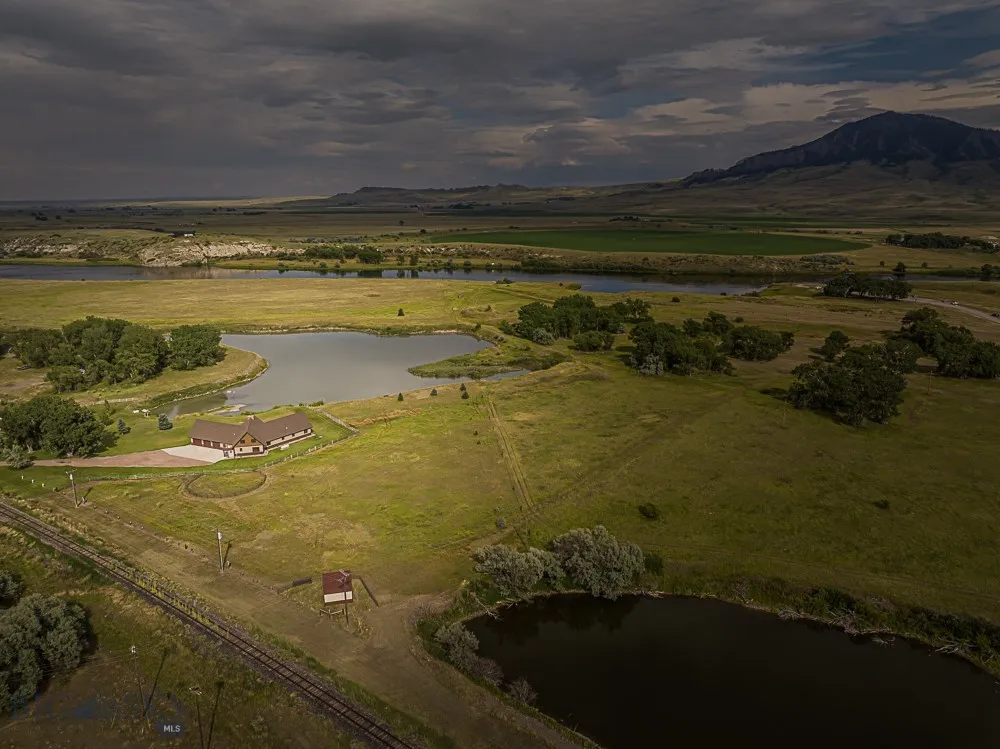 2127 Old Us Highway 91, Cascade, Montana 59421, Cascade, Montana 59421, 4 Bedrooms Bedrooms, ,2 BathroomsBathrooms,Residential,For Sale,2127 Old Us Highway 91, Cascade, Montana 59421,0,404388