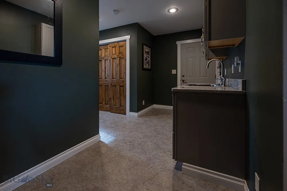 2127 Old Us Highway 91, Cascade, Montana 59421, Cascade, Montana 59421, 4 Bedrooms Bedrooms, ,2 BathroomsBathrooms,Residential,For Sale,2127 Old Us Highway 91, Cascade, Montana 59421,0,404388