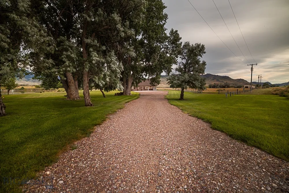 2127 Old Us Highway 91, Cascade, Montana 59421, Cascade, Montana 59421, 4 Bedrooms Bedrooms, ,2 BathroomsBathrooms,Residential,For Sale,2127 Old Us Highway 91, Cascade, Montana 59421,0,404388