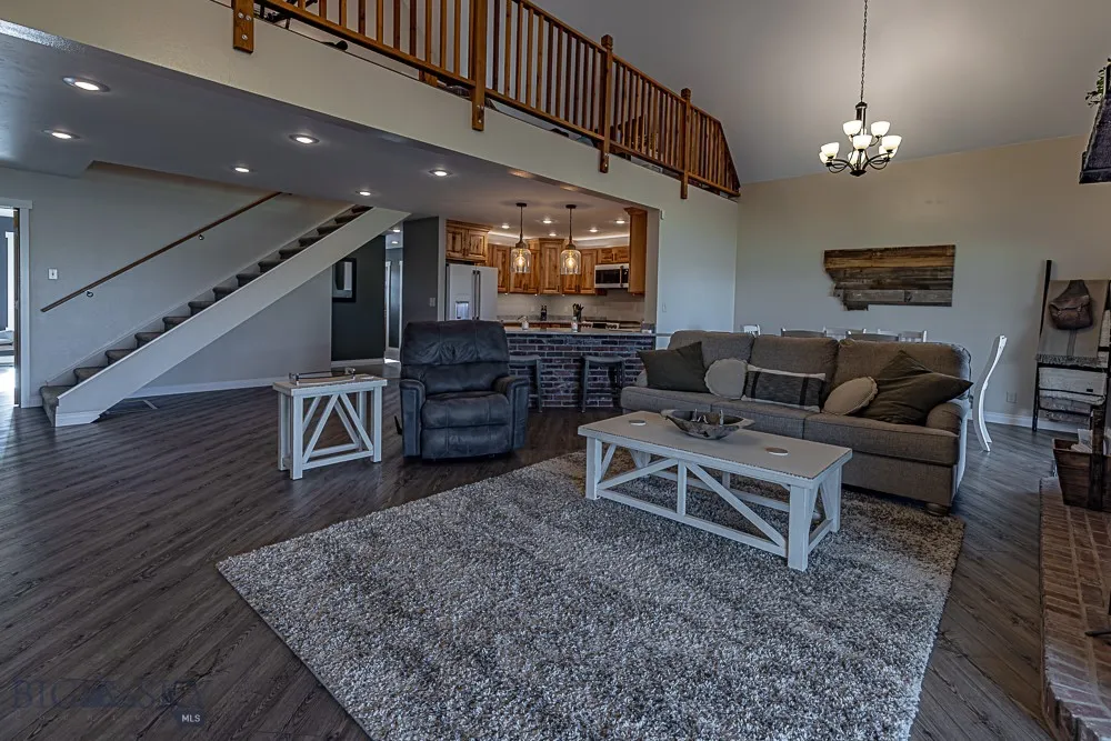2127 Old Us Highway 91, Cascade, Montana 59421, Cascade, Montana 59421, 4 Bedrooms Bedrooms, ,2 BathroomsBathrooms,Residential,For Sale,2127 Old Us Highway 91, Cascade, Montana 59421,0,404388