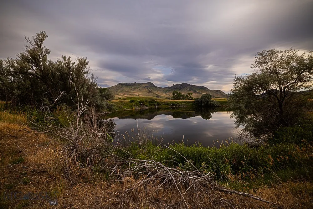 2127 Old Us Highway 91, Cascade, Montana 59421, Cascade, Montana 59421, 4 Bedrooms Bedrooms, ,2 BathroomsBathrooms,Residential,For Sale,2127 Old Us Highway 91, Cascade, Montana 59421,0,404388