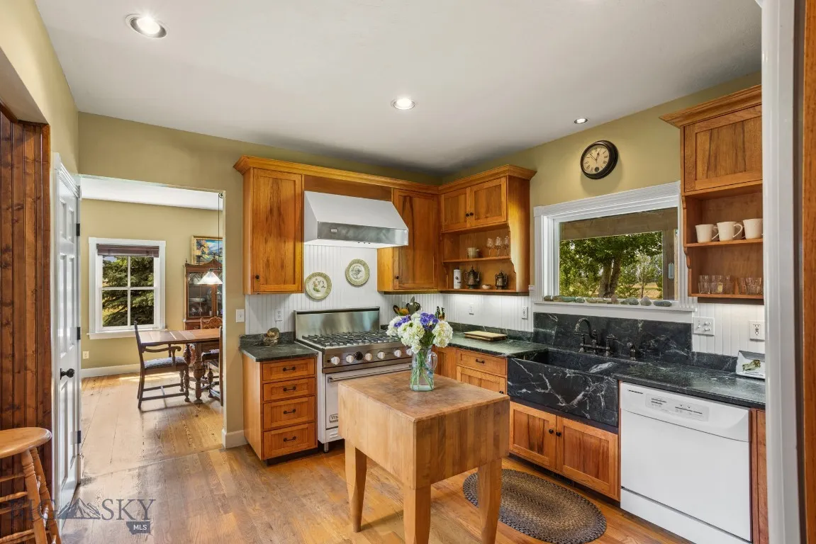 1921 E River Road, Livingston, Montana 59047, Livingston, Montana 59047, 3 Bedrooms Bedrooms, ,3 BathroomsBathrooms,Residential,For Sale,1921 E River Road, Livingston, Montana 59047,0,404402