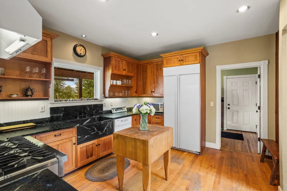 1921 E River Road, Livingston, Montana 59047, Livingston, Montana 59047, 3 Bedrooms Bedrooms, ,3 BathroomsBathrooms,Residential,For Sale,1921 E River Road, Livingston, Montana 59047,0,404402