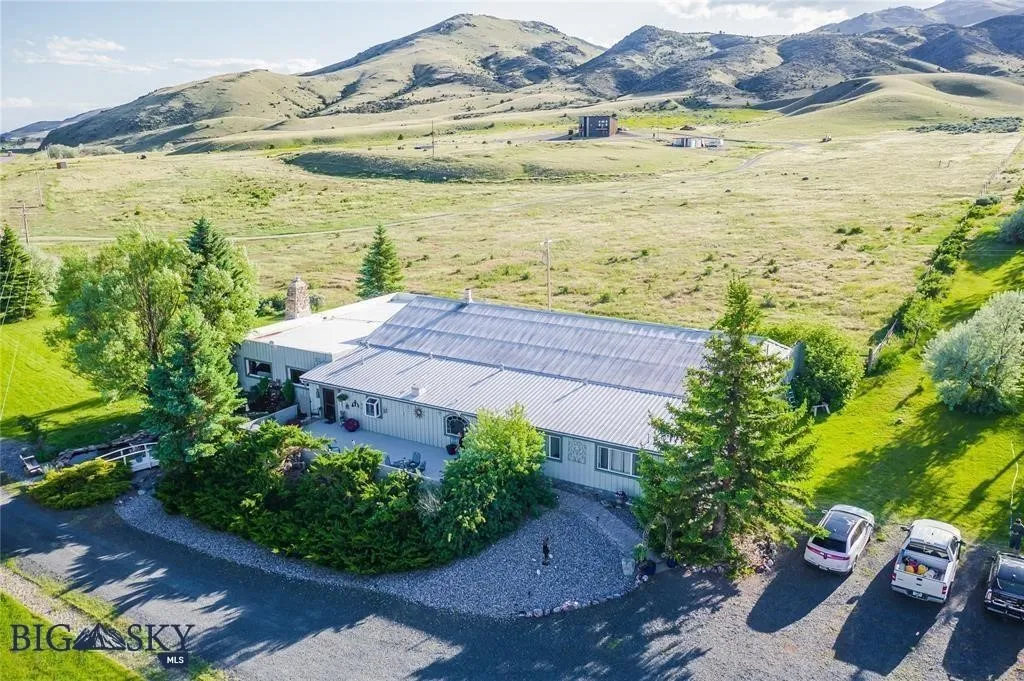 5301 Mt Highway 41 N, Silver Star, Montana 59751, Silver Star, Montana 59751, 3 Bedrooms Bedrooms, ,3 BathroomsBathrooms,Residential,For Sale,5301 Mt Highway 41 N, Silver Star, Montana 59751,0,404364