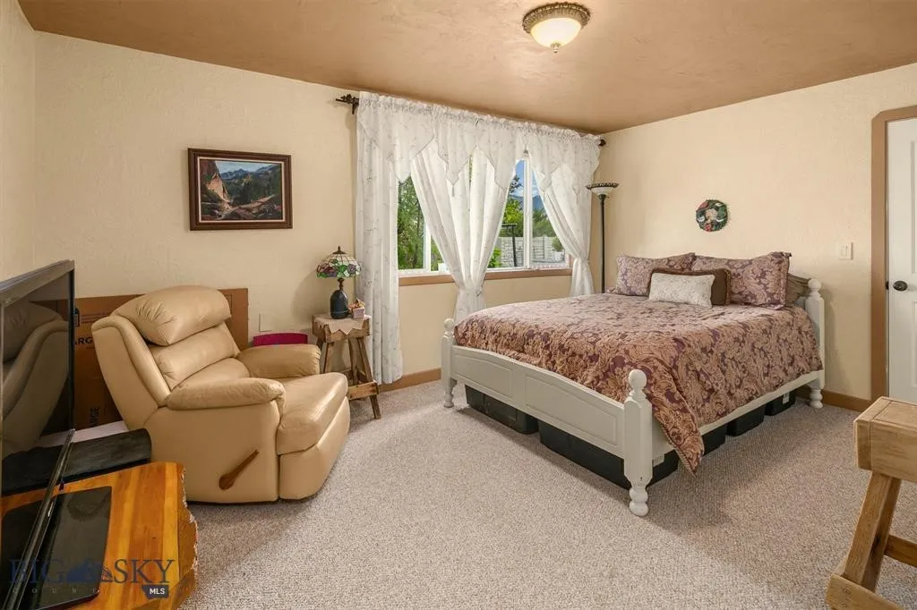 5301 Mt Highway 41 N, Silver Star, Montana 59751, Silver Star, Montana 59751, 3 Bedrooms Bedrooms, ,3 BathroomsBathrooms,Residential,For Sale,5301 Mt Highway 41 N, Silver Star, Montana 59751,0,404364