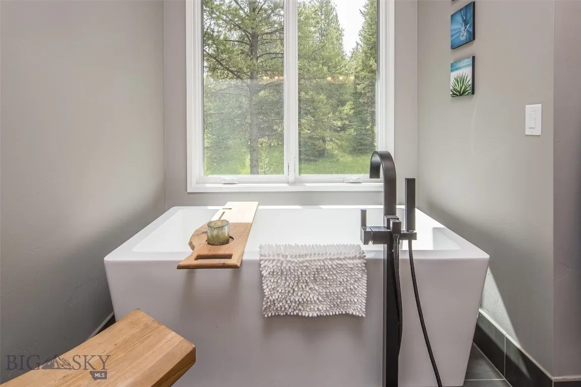 Primary bathtub