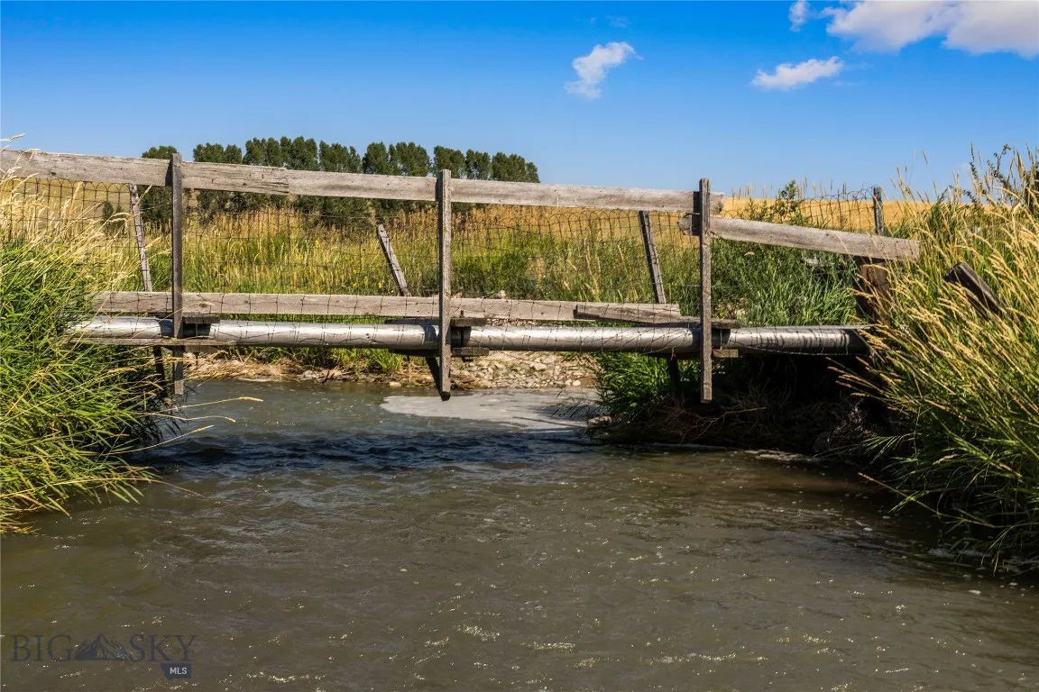 8555 Camp Creek Road, Manhattan, Montana 59741, Manhattan, Montana 59741, 5 Bedrooms Bedrooms, ,4 BathroomsBathrooms,Farm,For Sale,8555 Camp Creek Road, Manhattan, Montana 59741,0,404443