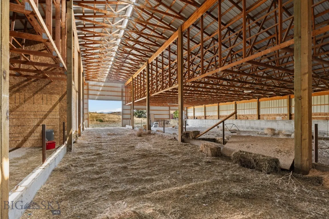 8555 Camp Creek Road, Manhattan, Montana 59741, Manhattan, Montana 59741, 5 Bedrooms Bedrooms, ,4 BathroomsBathrooms,Farm,For Sale,8555 Camp Creek Road, Manhattan, Montana 59741,0,404443