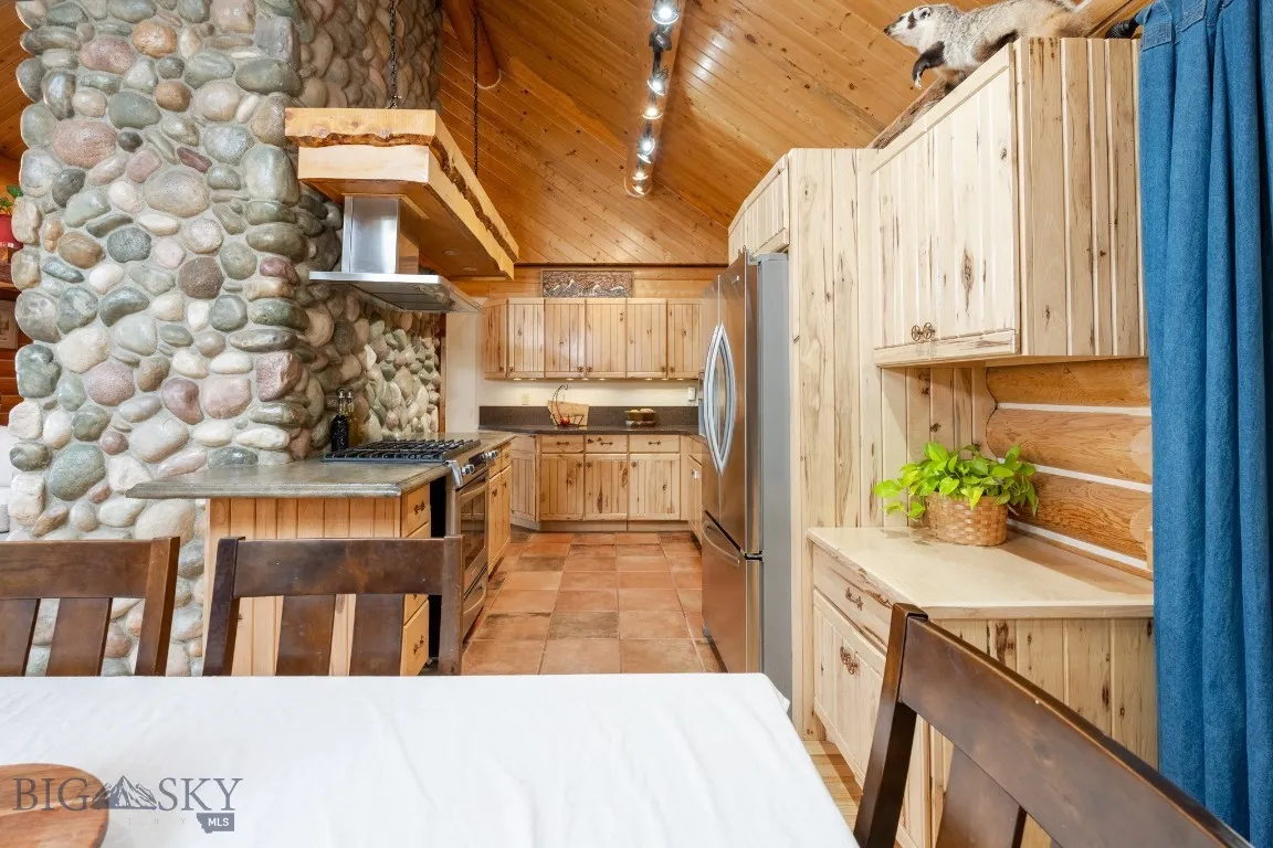 4 Pine Hill Drive, White Sulphur Springs, Montana, White Sulphur Springs, Montana 59645, 4 Bedrooms Bedrooms, ,1 BathroomBathrooms,Residential,For Sale,4 Pine Hill Drive, White Sulphur Springs, Montana ,0,404479