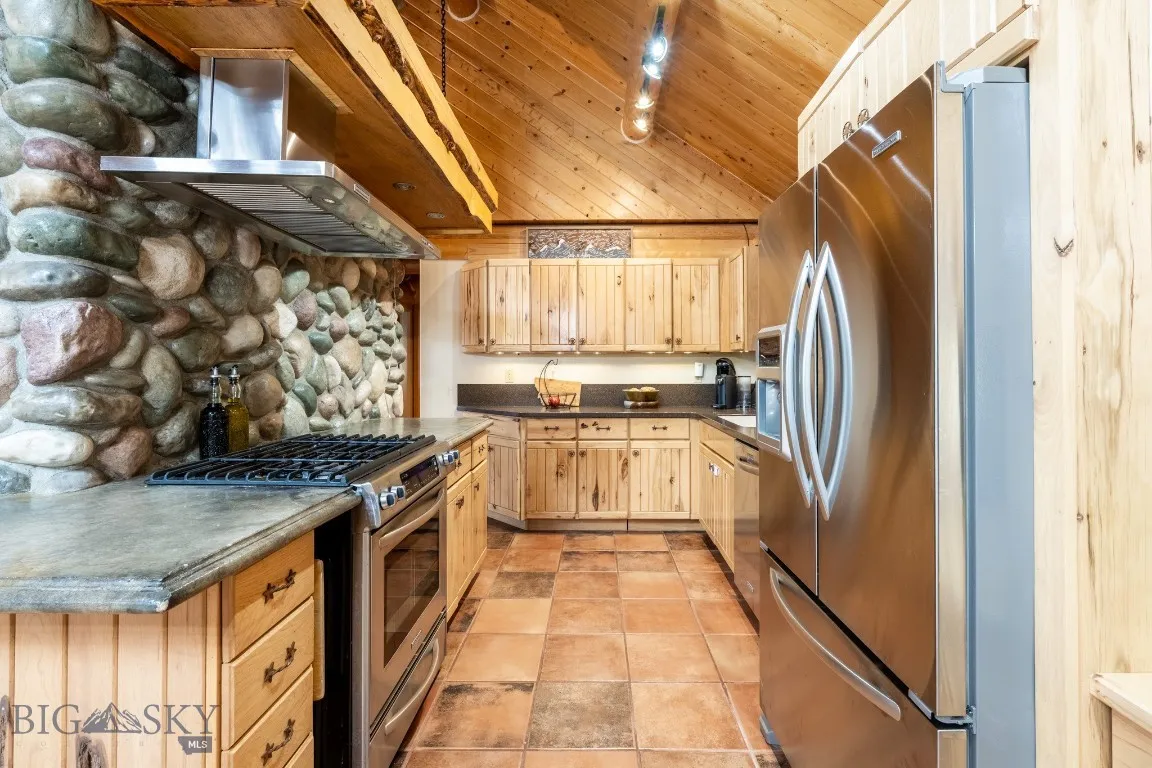 4 Pine Hill Drive, White Sulphur Springs, Montana, White Sulphur Springs, Montana 59645, 4 Bedrooms Bedrooms, ,1 BathroomBathrooms,Residential,For Sale,4 Pine Hill Drive, White Sulphur Springs, Montana ,0,404479