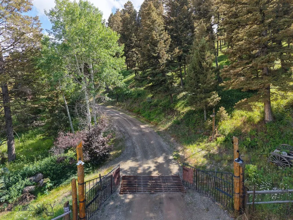 4 Pine Hill Drive, White Sulphur Springs, Montana, White Sulphur Springs, Montana 59645, 4 Bedrooms Bedrooms, ,1 BathroomBathrooms,Residential,For Sale,4 Pine Hill Drive, White Sulphur Springs, Montana ,0,404479