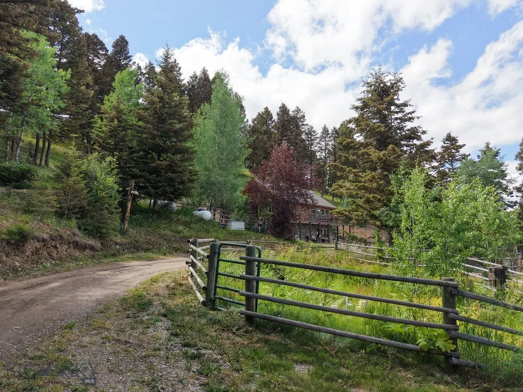 4 Pine Hill Drive, White Sulphur Springs, Montana, White Sulphur Springs, Montana 59645, 4 Bedrooms Bedrooms, ,1 BathroomBathrooms,Residential,For Sale,4 Pine Hill Drive, White Sulphur Springs, Montana ,0,404479