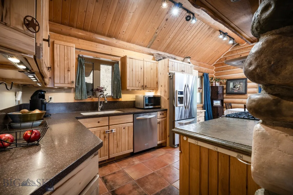 4 Pine Hill Drive, White Sulphur Springs, Montana, White Sulphur Springs, Montana 59645, 4 Bedrooms Bedrooms, ,1 BathroomBathrooms,Residential,For Sale,4 Pine Hill Drive, White Sulphur Springs, Montana ,0,404479