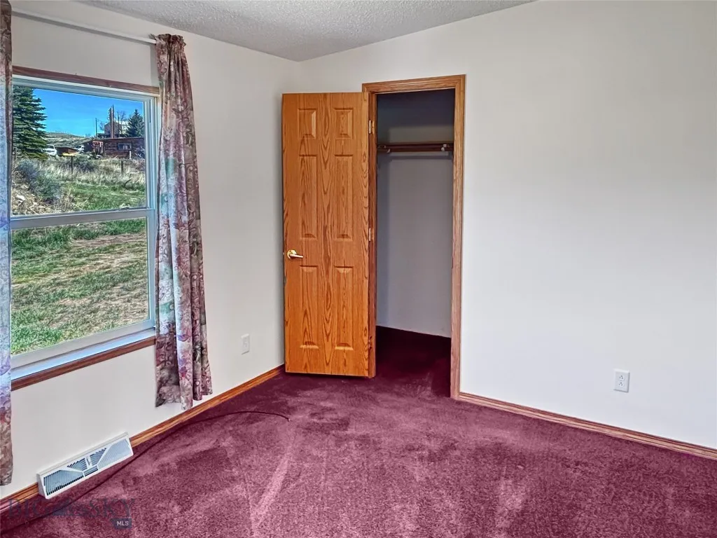 1070 Lovers Leap Road, Dillon, Montana 59725, Dillon, Montana 59725, 3 Bedrooms Bedrooms, ,2 BathroomsBathrooms,Residential,For Sale,1070 Lovers Leap Road, Dillon, Montana 59725,0,404438