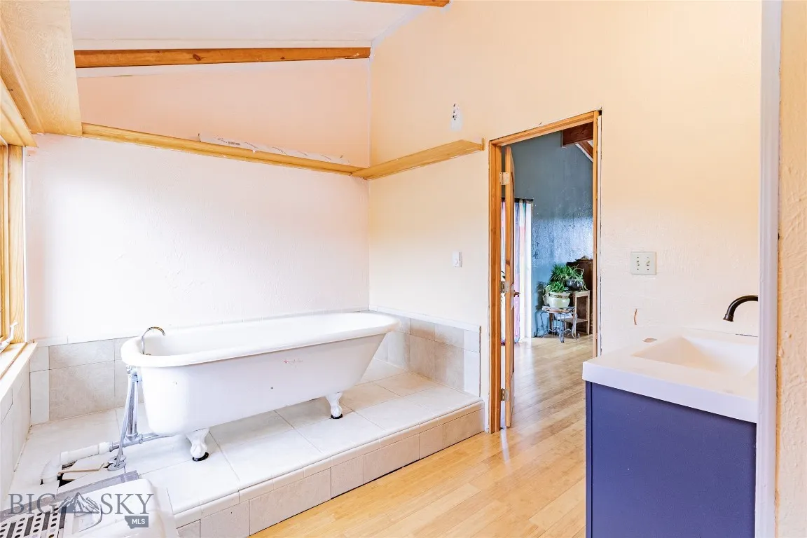 426 Friend Spring Road, Whitehall, Montana 59759, Whitehall, Montana 59759, 2 Bedrooms Bedrooms, ,2 BathroomsBathrooms,Residential,For Sale,426 Friend Spring Road, Whitehall, Montana 59759,0,404638