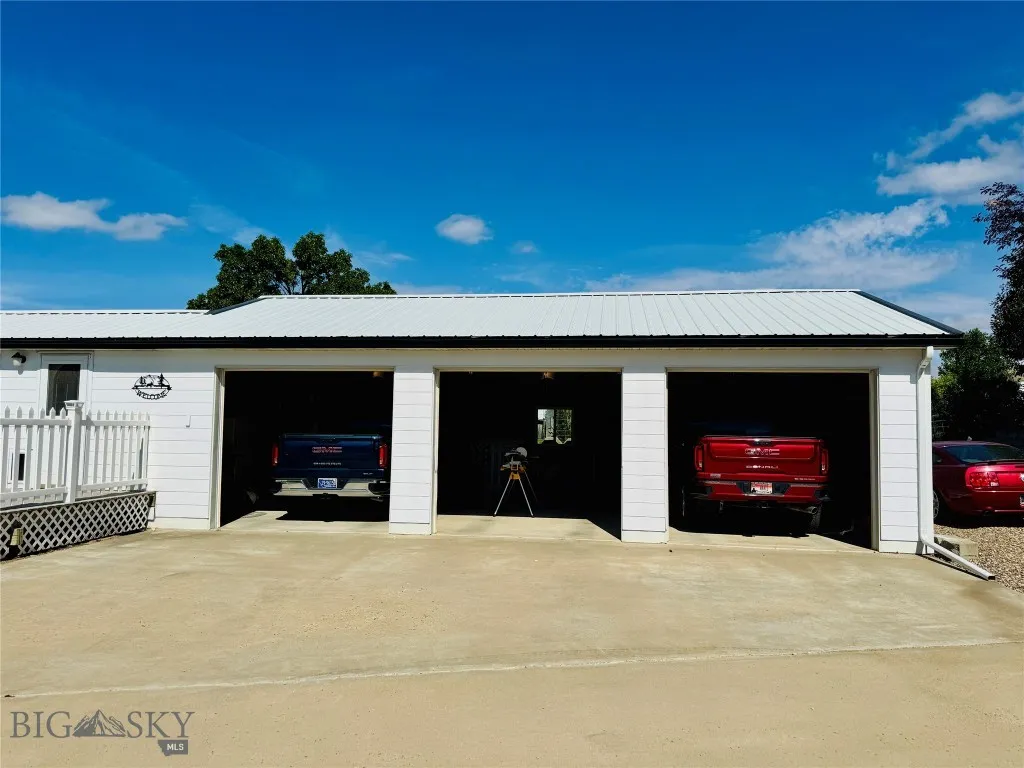 1116 27th Street, Fort Benton, Montana 59442, Fort Benton, Montana 59442, 3 Bedrooms Bedrooms, ,2 BathroomsBathrooms,Residential,For Sale,1116 27th Street, Fort Benton, Montana 59442,0,404669