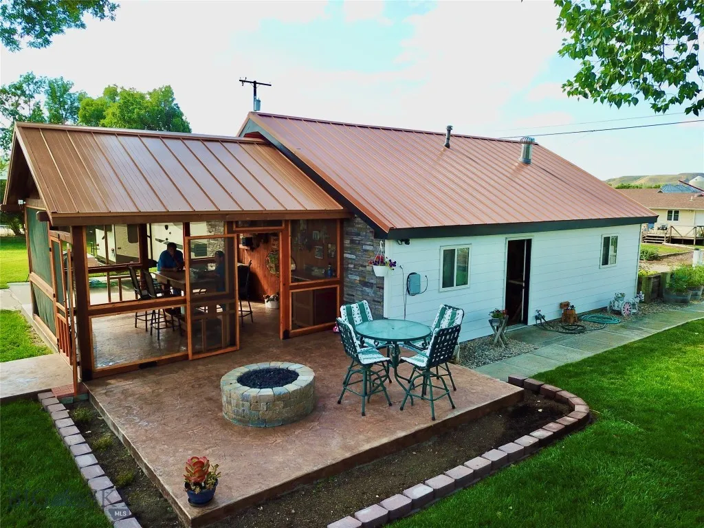 1116 27th Street, Fort Benton, Montana 59442, Fort Benton, Montana 59442, 3 Bedrooms Bedrooms, ,2 BathroomsBathrooms,Residential,For Sale,1116 27th Street, Fort Benton, Montana 59442,0,404669