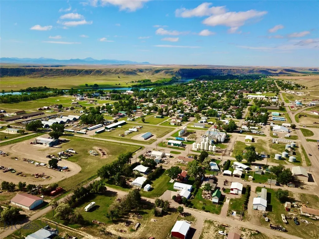 1116 27th Street, Fort Benton, Montana 59442, Fort Benton, Montana 59442, 3 Bedrooms Bedrooms, ,2 BathroomsBathrooms,Residential,For Sale,1116 27th Street, Fort Benton, Montana 59442,0,404669